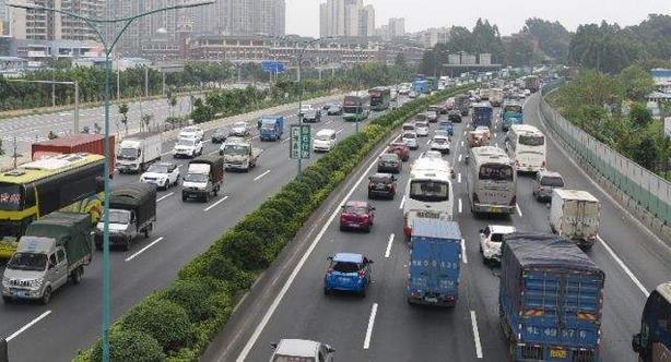 公安部：全國(guó)機(jī)動(dòng)車保有量達(dá)3.25億輛，機(jī)動(dòng)車駕駛?cè)诉_(dá)4.07億人